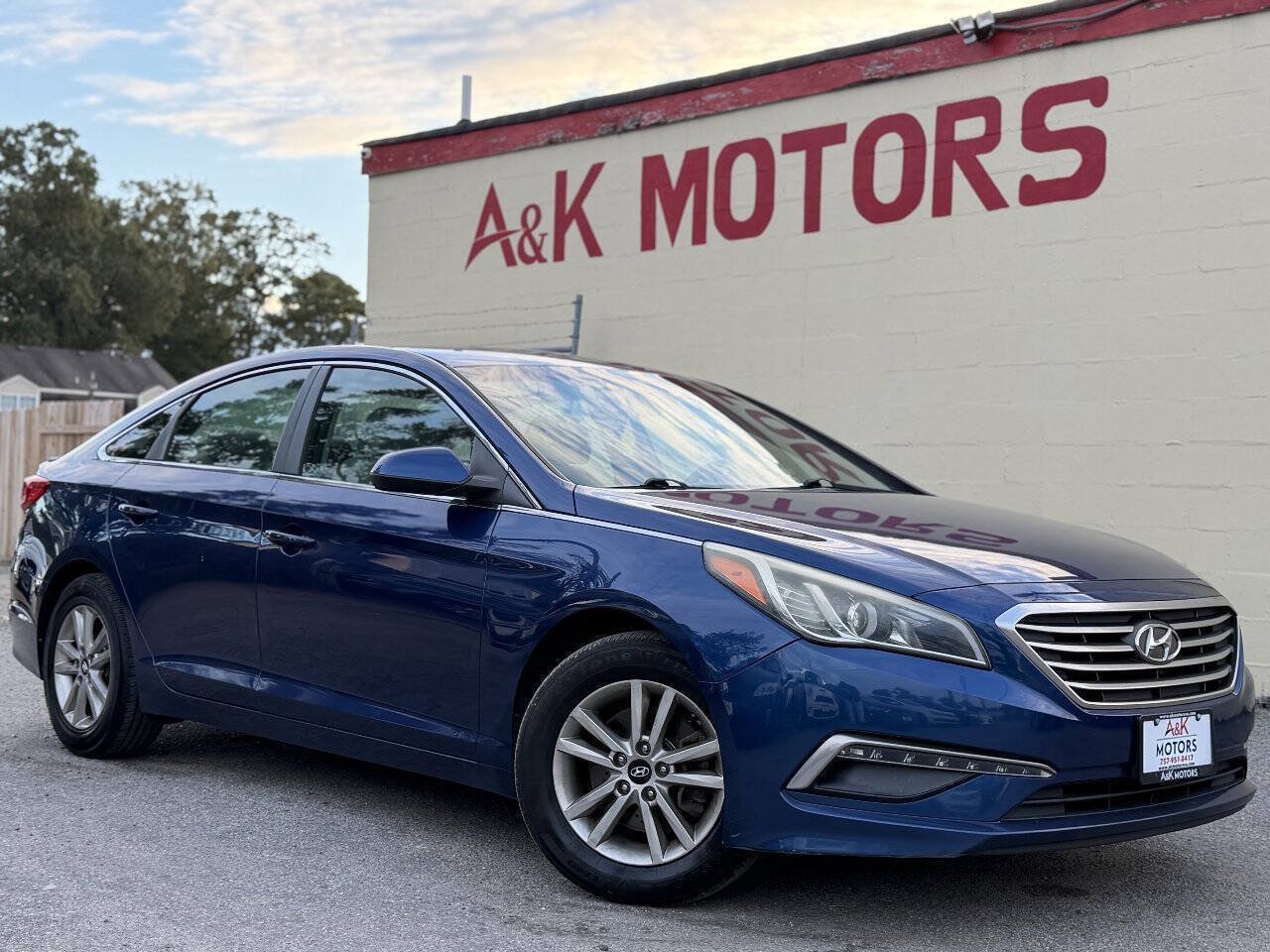 Used 2015 Hyundai Sonata SE FWD image 1
