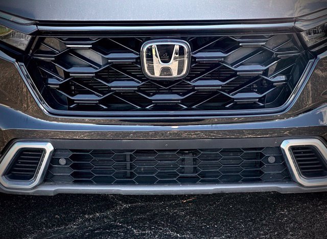 Used 2024 Honda CR-V Sport Touring image 4