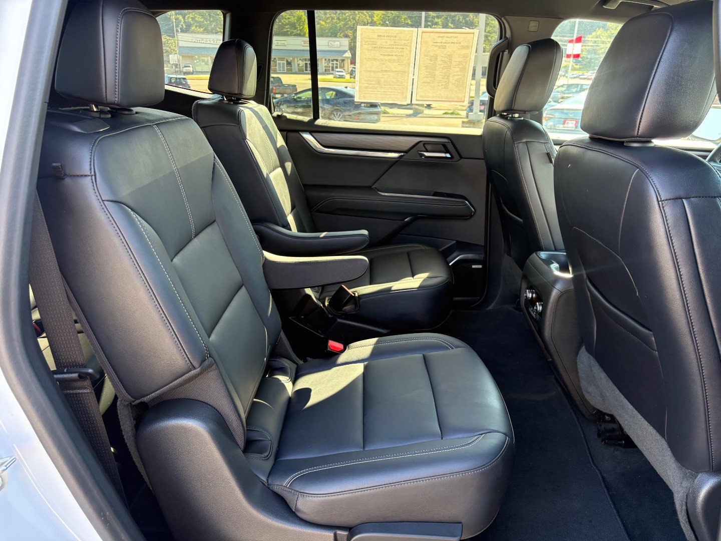 Used 2024 GMC Acadia Elevation FWD image 10