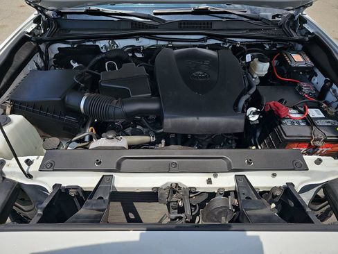 Used 2022 Toyota Tacoma TRD Sport w/ Technology Package AWD/4WD image 28