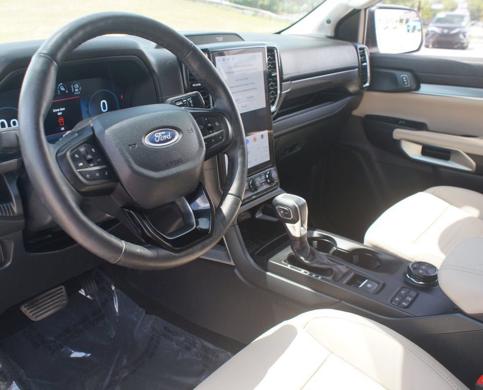 Used 2025 Ford Ranger Lariat w/ Advanced Towing Package AWD/4WD image 15