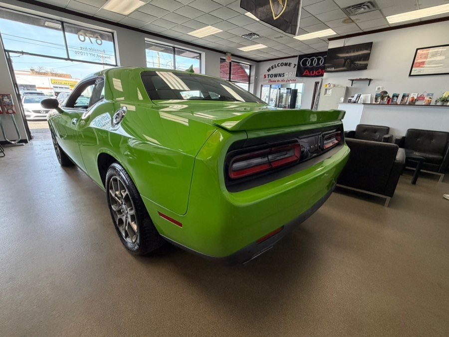 Used 2017 Dodge Challenger GT w/ Driver Convenience Group AWD/4WD image 9