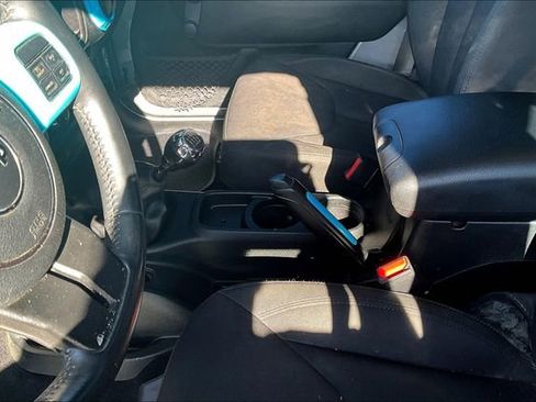 Used 2018 Jeep Wrangler Unlimited Sport w/ Connectivity Group AWD/4WD image 14