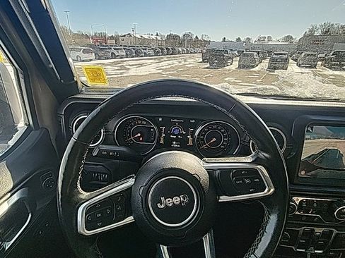 Used 2020 Jeep Gladiator Overland image 23