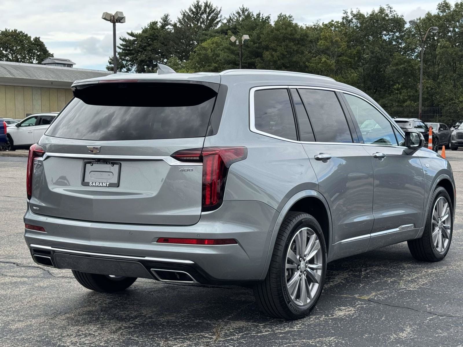 Certified 2023 Cadillac XT6 Premium Luxury w/ Technology Package AWD/4WD image 5