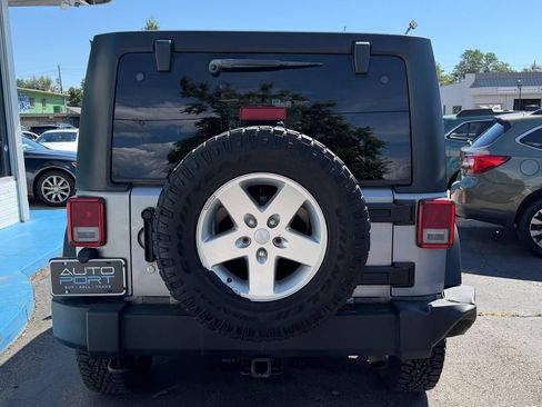 Used 2013 Jeep Wrangler Unlimited Sport AWD/4WD image 3