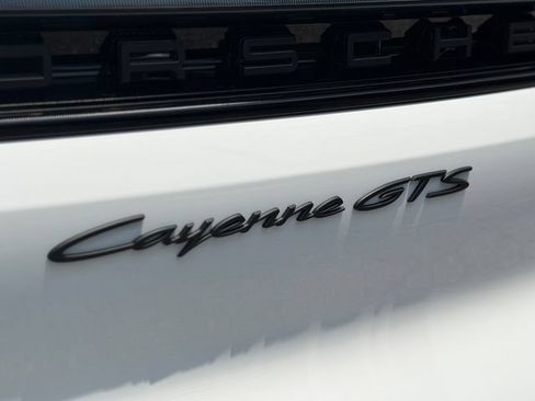Used 2026 Porsche Cayenne GTS AWD/4WD image 9