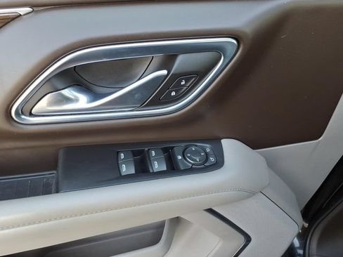 Used 2022 GMC Yukon XL SLE w/ Gmc Pro Safety Plus Package AWD/4WD image 29