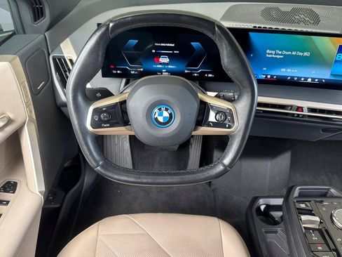Used 2024 BMW iX xDrive50 w/ Sport Package AWD/4WD image 30