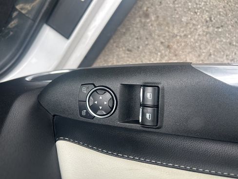 Used 2022 Ford Mustang Premium RWD image 10