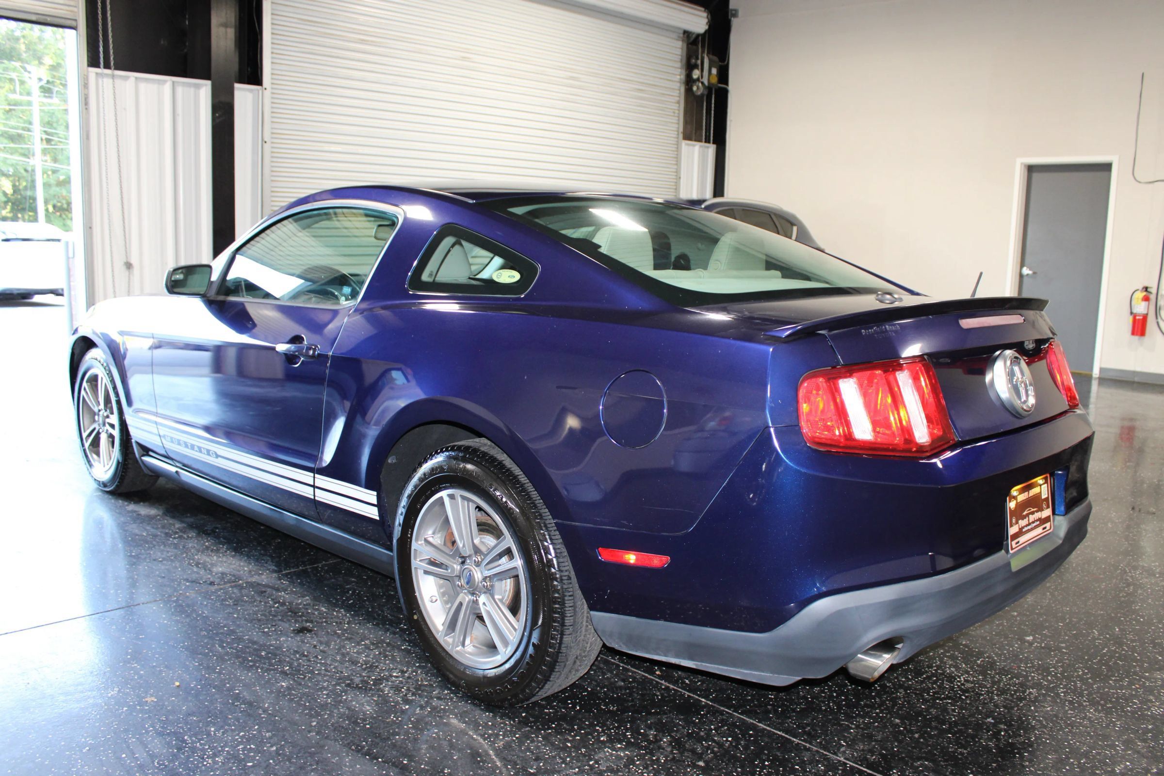 Used 2011 Ford Mustang Premium w/ Security Pkg RWD image 6