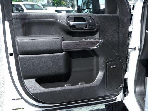 Used 2022 Chevrolet Silverado 2500 LTZ w/ LTZ Plus Package image 16