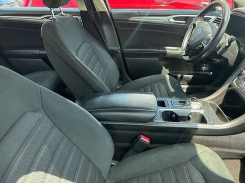 Used 2019 Ford Fusion SE AWD/4WD image 12