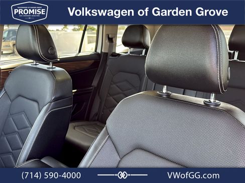 Used 2024 Volkswagen Atlas SE w/ Panoramic Sunroof Package FWD image 18