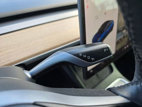 Used 2021 Tesla Model 3 Performance image 32