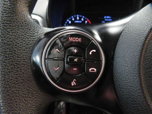 Used 2020 Kia Soul LX image 30