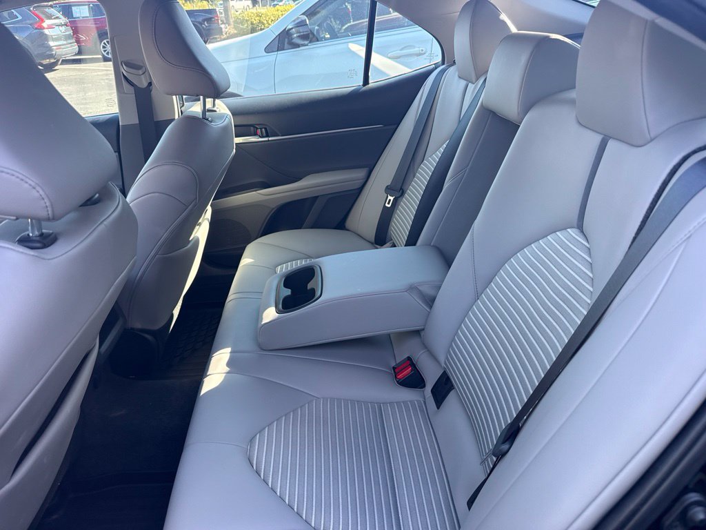 Used 2022 Toyota Camry SE w/ Convenience Package FWD image 10