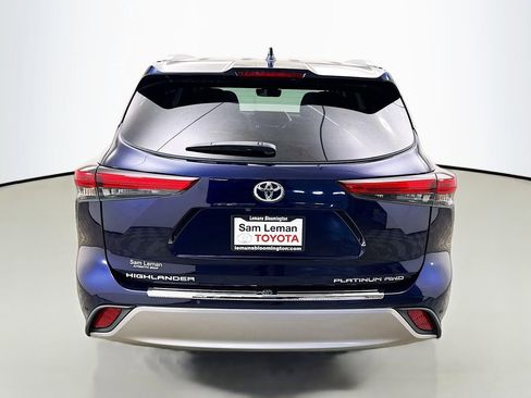 Used 2022 Toyota Highlander Platinum image 6