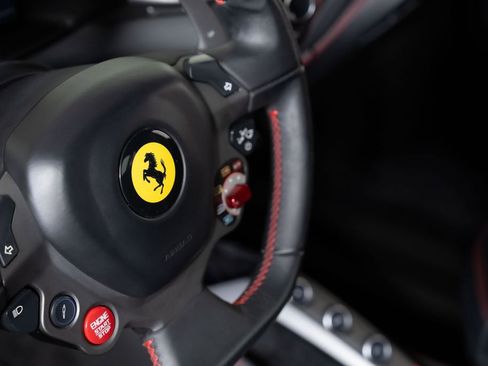 Used 2017 Ferrari 488 GTB RWD image 23