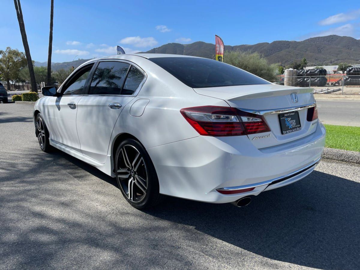 Used 2017 Honda Accord Sport image 7