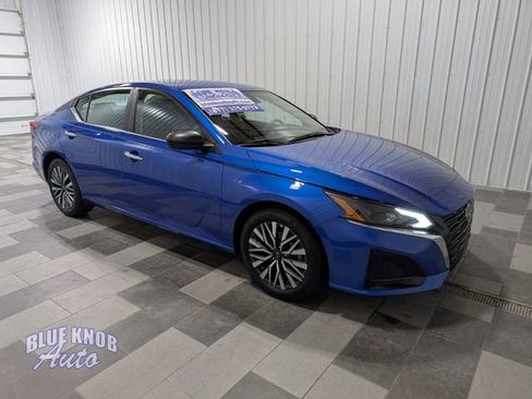 Used 2025 Nissan Altima 2.5 SV image 5