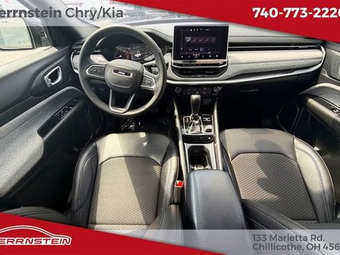 Used 2024 Jeep Compass Latitude AWD/4WD image 10