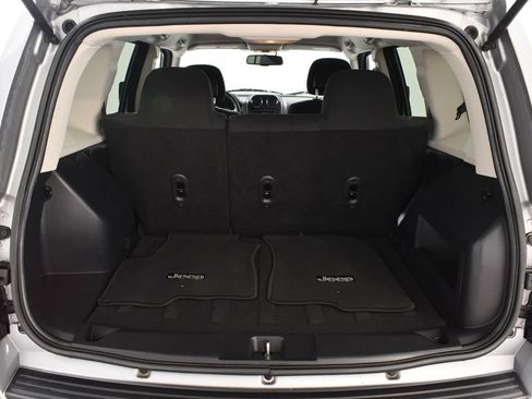 Used 2015 Jeep Patriot Latitude AWD/4WD image 20