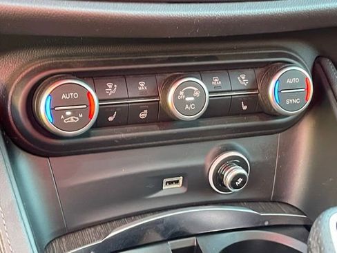 Used 2023 Alfa Romeo Stelvio Ti image 19