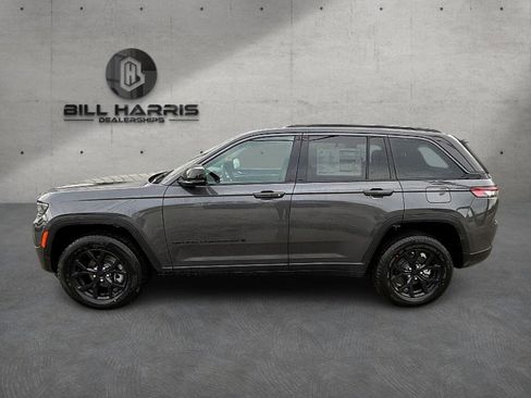 New 2026 Jeep Grand Cherokee Altitude image 9