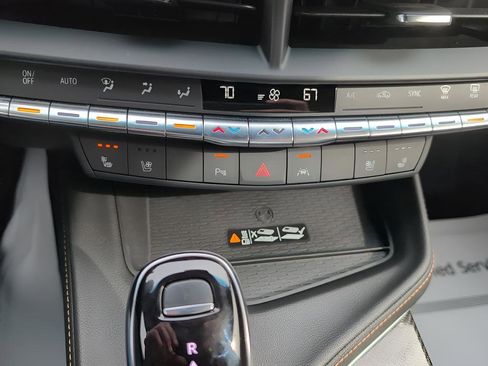 Used 2022 Cadillac CT4 V w/ LPO, ONYX Package image 15