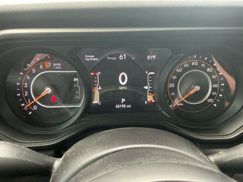 Used 2024 Jeep Gladiator Mojave w/ Technology Group AWD/4WD image 16