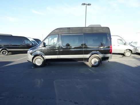Used 2023 Mercedes-Benz Sprinter 2500 image 4
