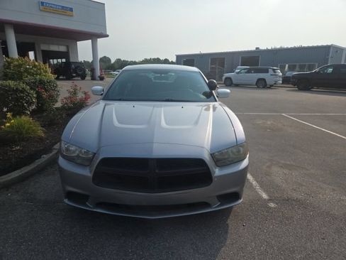 Used 2013 Dodge Charger Police RWD image 3