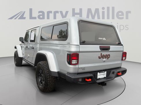 Used 2023 Jeep Gladiator Mojave w/ Cold Weather Group AWD/4WD image 3