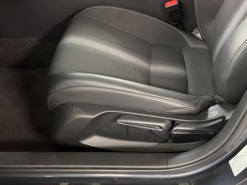 Used 2025 Honda Civic Sport image 13