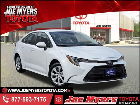 Used 2026 Toyota Corolla LE FWD image 1