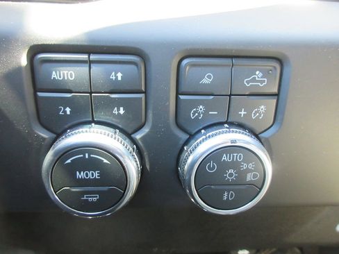 New 2026 GMC Sierra 2500 AT4 w/ AT4 Premium Plus Package AWD/4WD image 18