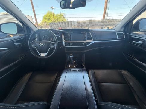 Used 2015 Toyota Highlander Limited Platinum AWD/4WD image 25