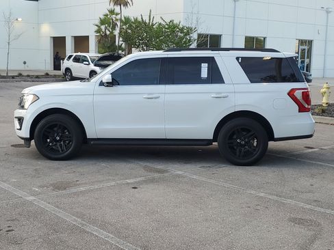 Used 2019 Ford Expedition XLT image 7