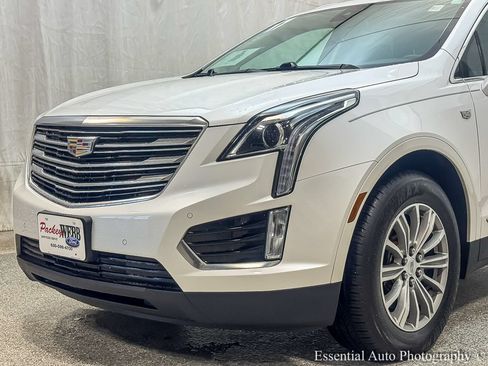 Used 2017 Cadillac XT5 Luxury w/ Driver Awareness Package AWD/4WD image 3