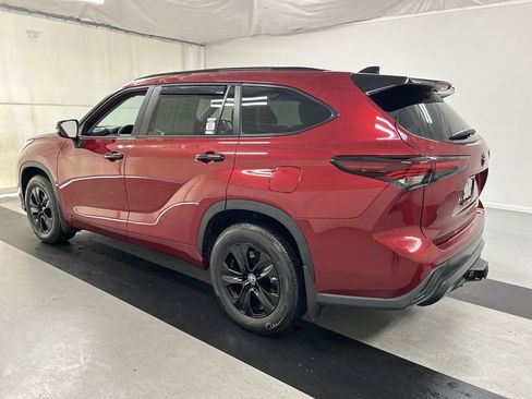 Used 2025 Toyota Highlander XLE image 7