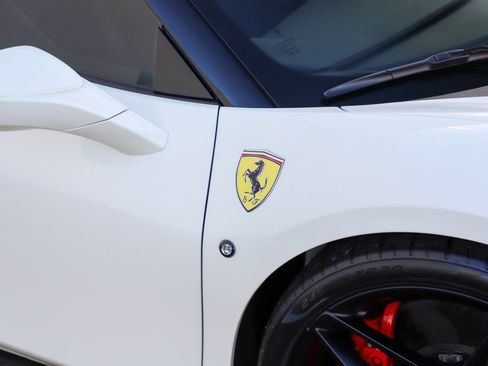 Certified 2021 Ferrari F8 Tributo image 17