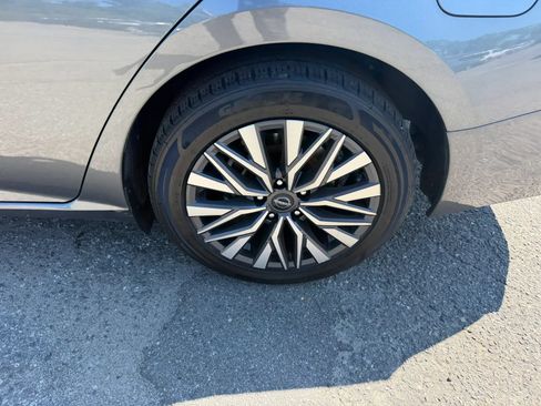 Used 2023 Nissan Altima 2.5 SV FWD image 8
