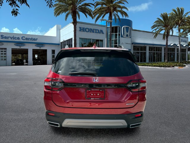 Used 2024 Honda Pilot Touring image 7