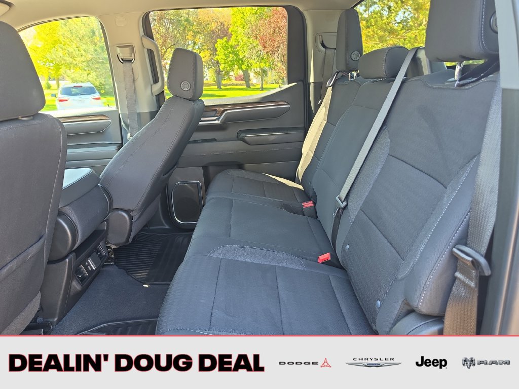 Used 2025 Chevrolet Silverado 1500 LT AWD/4WD image 25