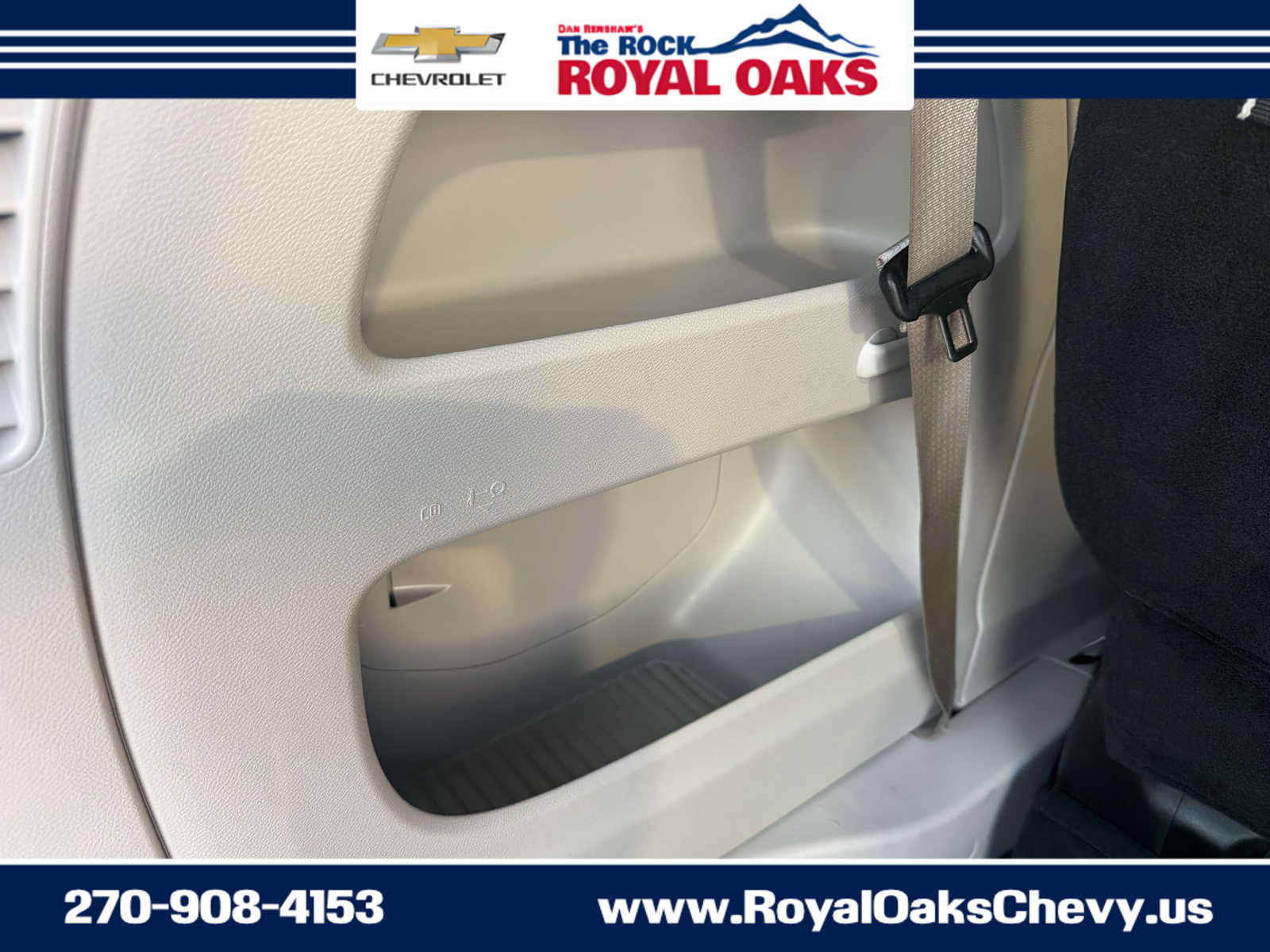 Used 2023 Chrysler Voyager LX FWD image 9