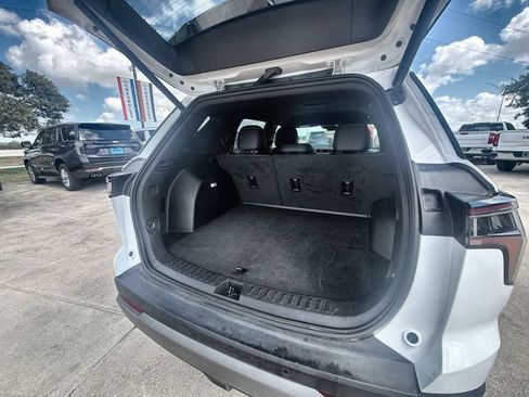 Used 2025 Chevrolet Equinox LT w/ Convenience Package II FWD image 26