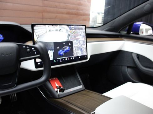 Used 2022 Tesla Model S AWD image 38