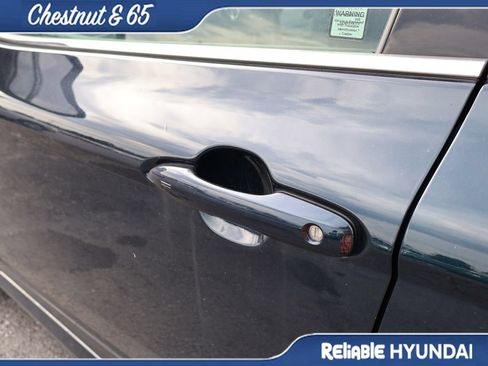 Used 2019 Toyota Camry XLE FWD image 23