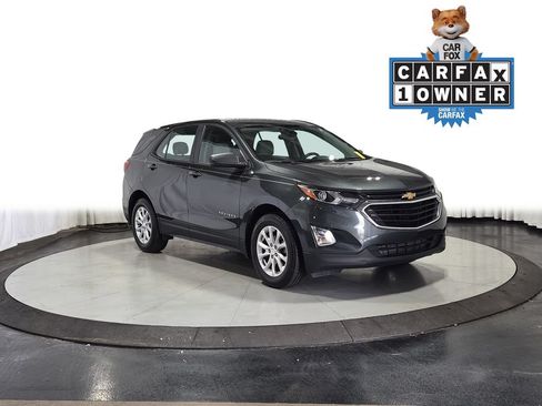 Used 2020 Chevrolet Equinox LS FWD image 2